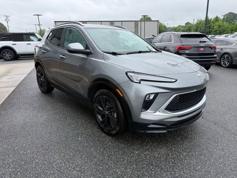 Used 2024 Buick Encore GX Sport Touring FWD image 9