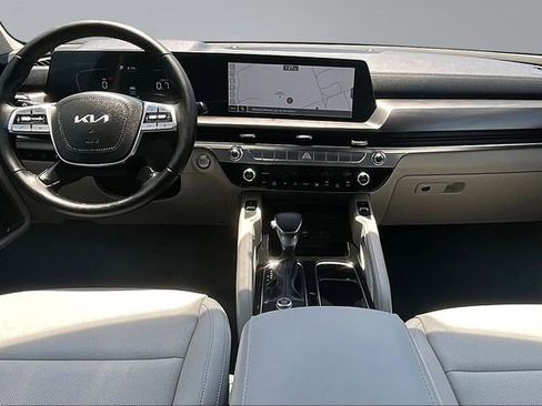 Used 2025 Kia Telluride S FWD image 7