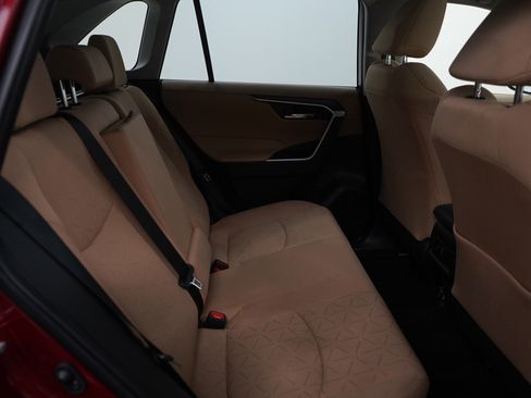 Used 2025 Toyota RAV4 XLE image 12