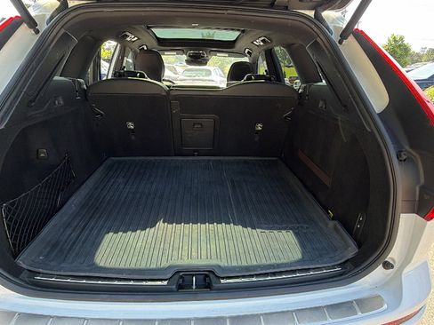 Used 2019 Volvo XC60 T5 R-Design w/ Protection Package FWD image 13