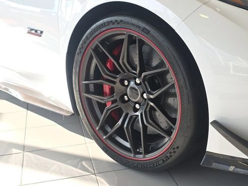 Used 2023 Chevrolet Corvette Z06 w/ Z07 Performance Package RWD image 14