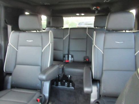 Used 2022 Cadillac Escalade ESV Sport w/ Touring Package image 15