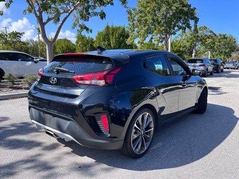 Used 2020 Hyundai Veloster 2.0 Premium image 4