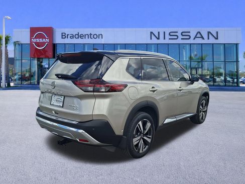 Certified 2022 Nissan Rogue Platinum w/ Head-Up Display Package image 5