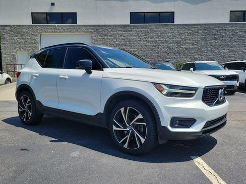 Used 2020 Volvo XC40 T5 R-Design AWD/4WD image 3
