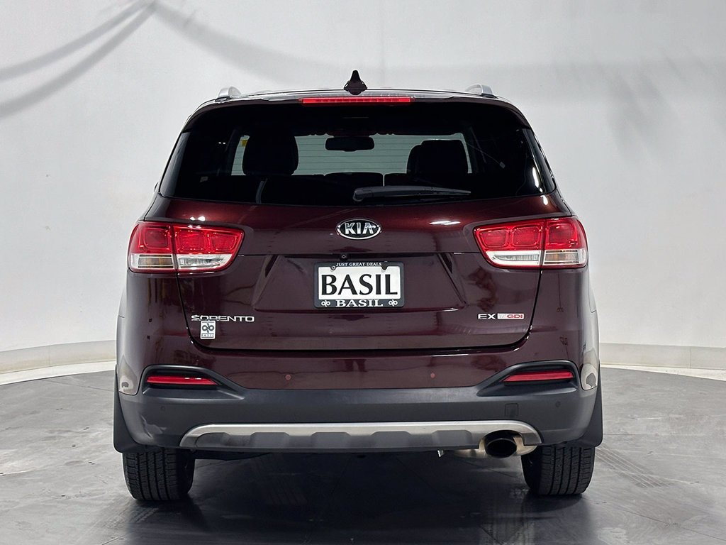 Used 2017 Kia Sorento EX FWD image 12