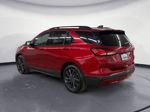 Used 2022 Chevrolet Equinox RS w/ Infotainment Package image 4