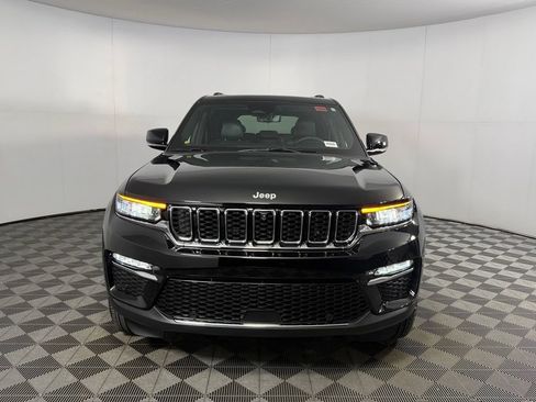 Certified 2025 Jeep Grand Cherokee Limited w/ Luxury Tech Group II AWD/4WD image 3