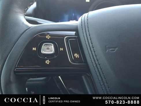 Certified 2025 Lincoln Aviator AWD image 21