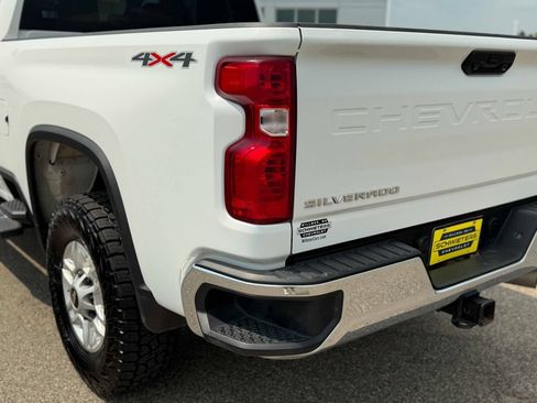 Used 2025 Chevrolet Silverado 2500 LT w/ Convenience Package AWD/4WD image 9