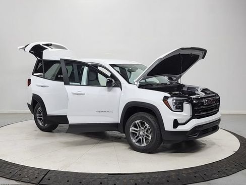 New 2026 GMC Terrain Elevation FWD image 9