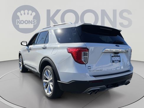 Used 2023 Ford Explorer Platinum w/ Technology Package AWD/4WD image 4
