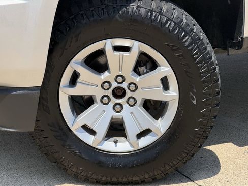 Used 2019 Chevrolet Colorado LT AWD/4WD image 9