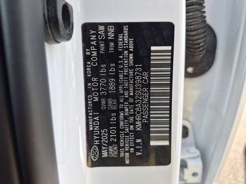 Used 2025 Hyundai Venue SEL FWD image 35