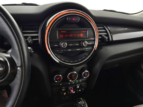 Used 2015 MINI Cooper S image 19