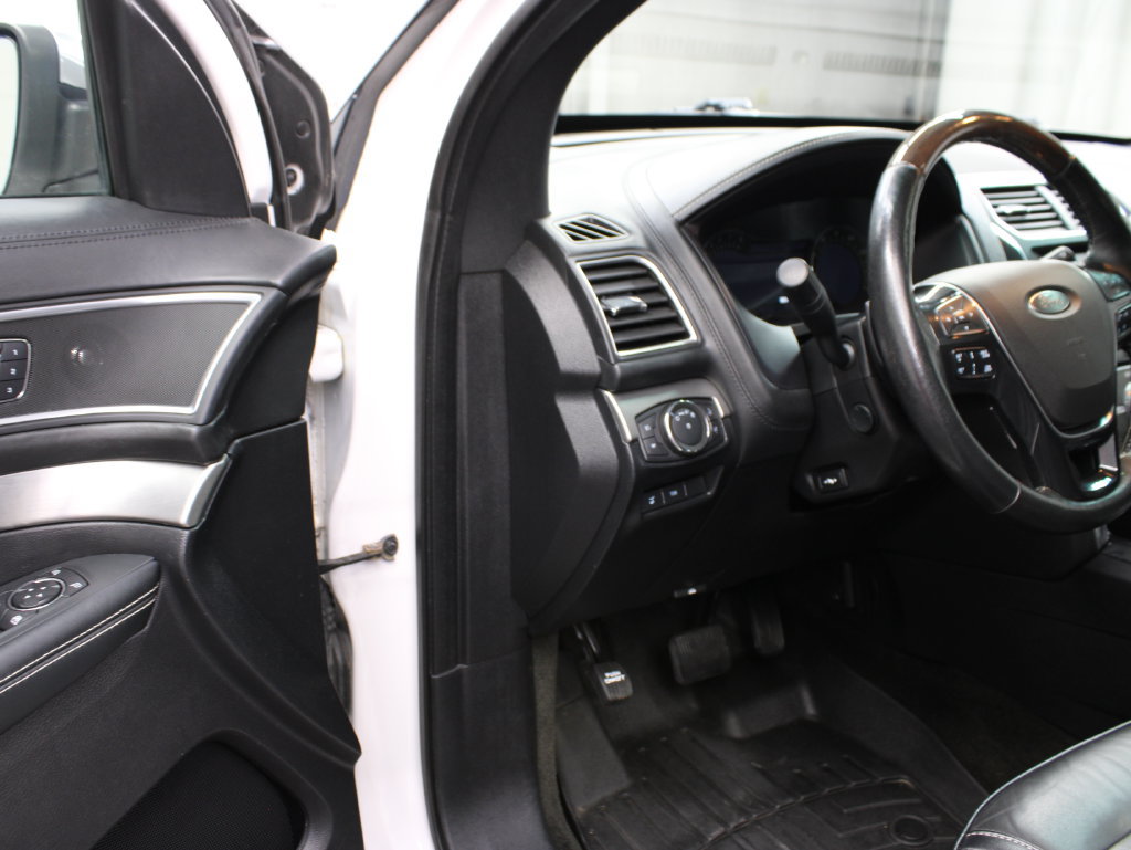 Used 2016 Ford Explorer Platinum AWD/4WD image 55