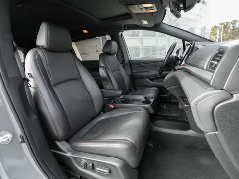 Used 2023 Honda Odyssey Sport image 37