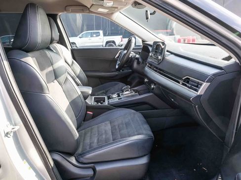 Used 2024 Mitsubishi Outlander SE AWD/4WD image 15