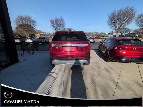 Used 2020 GMC Acadia SLE w/ LPO, Floor Liner Package image 5