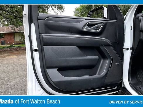 Used 2024 GMC Yukon SLT RWD image 17