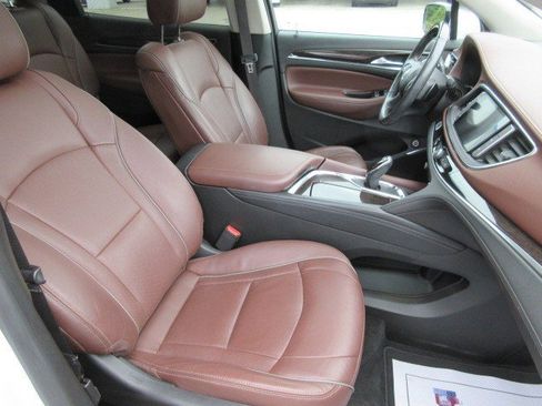 Used 2021 Buick Enclave Avenir w/ Avenir Technology Package FWD image 13