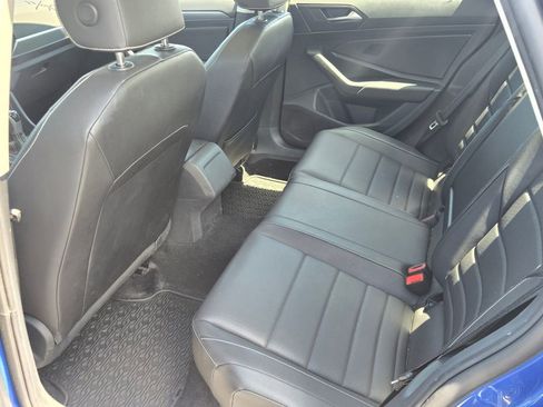 Used 2023 Volkswagen Jetta SE FWD image 10