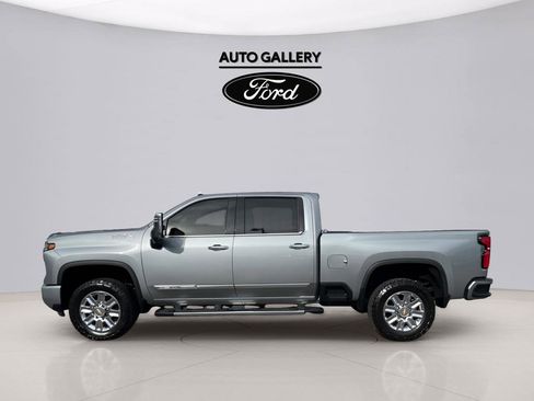 Used 2024 Chevrolet Silverado 3500 High Country w/ High Country Premium Package AWD/4WD image 8