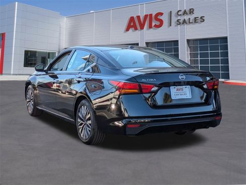 Used 2024 Nissan Altima 2.5 SV image 9