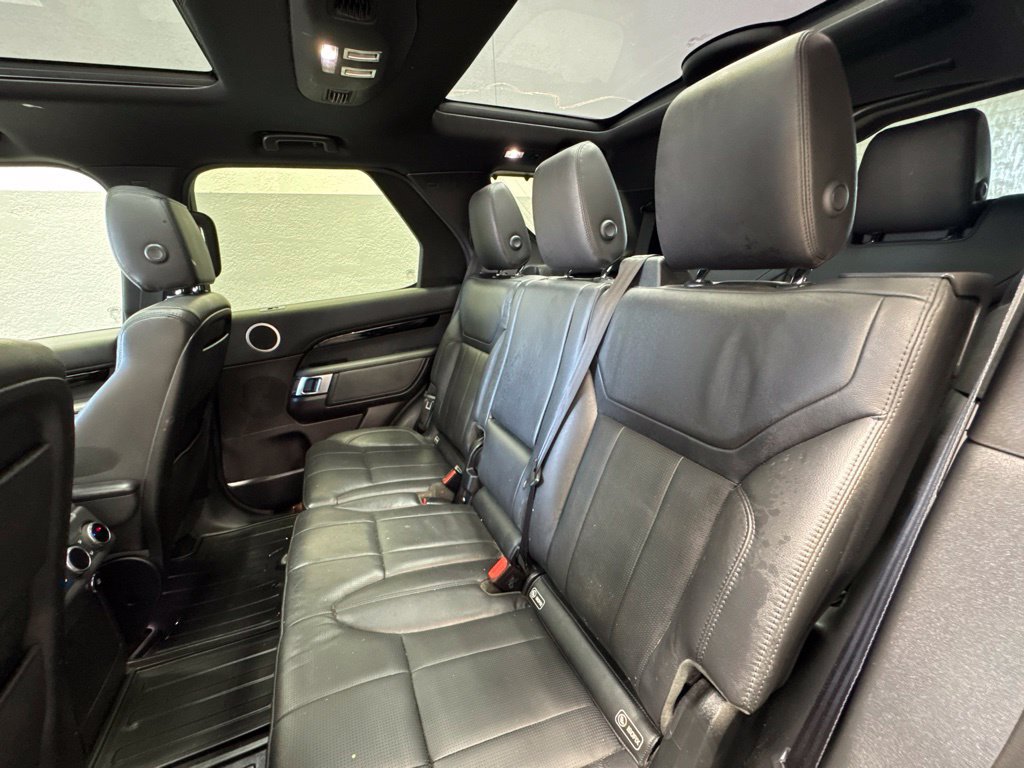 Used 2019 Land Rover Discovery SE AWD/4WD image 22
