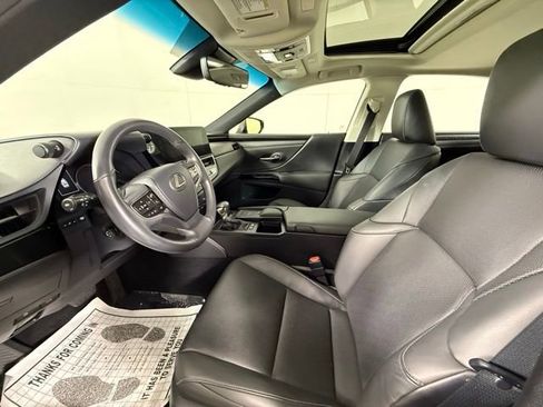 Used 2022 Lexus ES 300h w/ Premium Package image 15