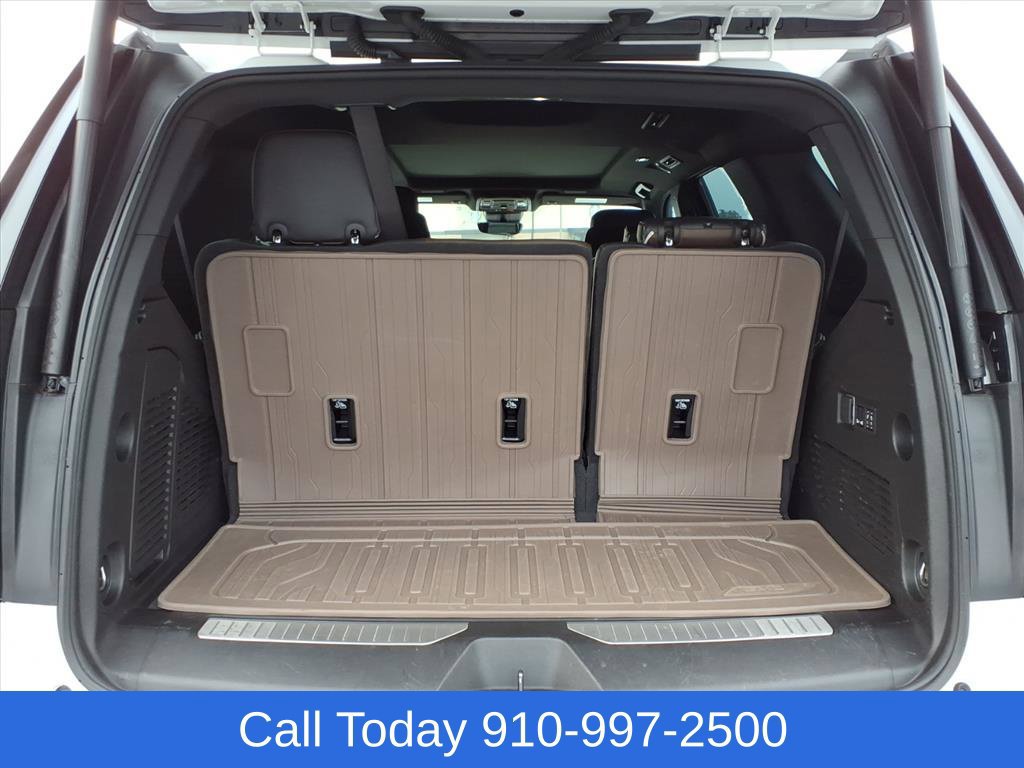 Used 2025 GMC Yukon Denali Ultimate w/ LPO, Floor Liner Package AWD/4WD image 23