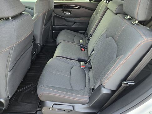 Certified 2025 Honda Pilot Sport image 16