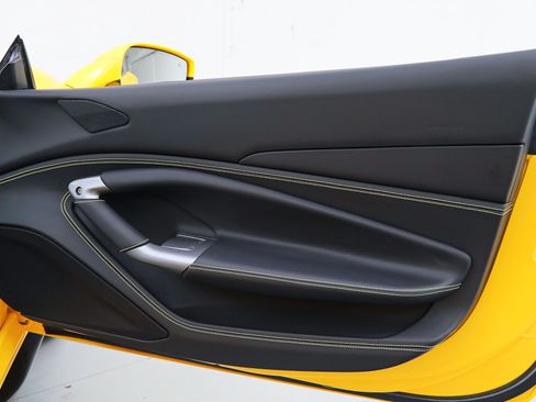 Certified 2022 Ferrari F8 Tributo RWD image 28