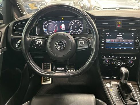 Used 2018 Volkswagen Golf R 4-Door AWD/4WD image 17