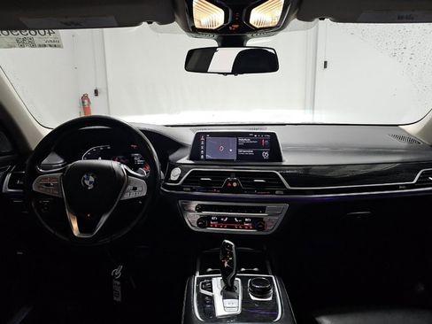Used 2022 BMW 740i xDrive w/ Premium Package AWD/4WD image 8