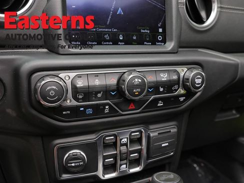 Used 2022 Jeep Wrangler Unlimited Sahara w/ Cold Weather Group AWD/4WD image 20