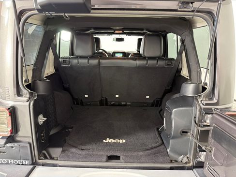 Used 2014 Jeep Wrangler Unlimited Sahara w/ Max Tow Package AWD/4WD image 19