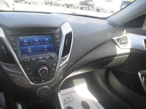 Used 2012 Hyundai Veloster image 20