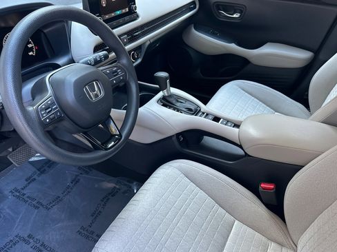 Used 2023 Honda HR-V LX image 7