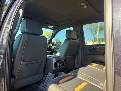 Used 2023 GMC Sierra 1500 AT4 w/ AT4 Premium Package image 15