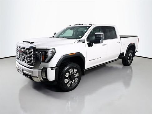 Used 2024 GMC Sierra 3500 Denali w/ Denali Reserve Package image 4