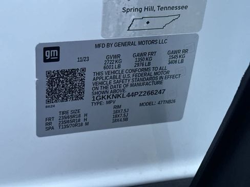 Used 2023 GMC Acadia SLE w/ Driver Convenience Package FWD image 29
