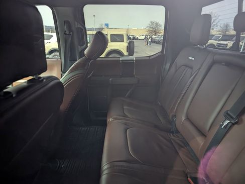 Used 2022 Ford F450 Platinum w/ FX4 Off-Road Package image 7