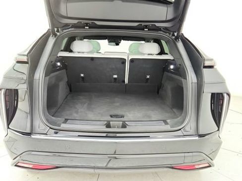 Used 2025 Cadillac Lyriq Luxury AWD/4WD image 29