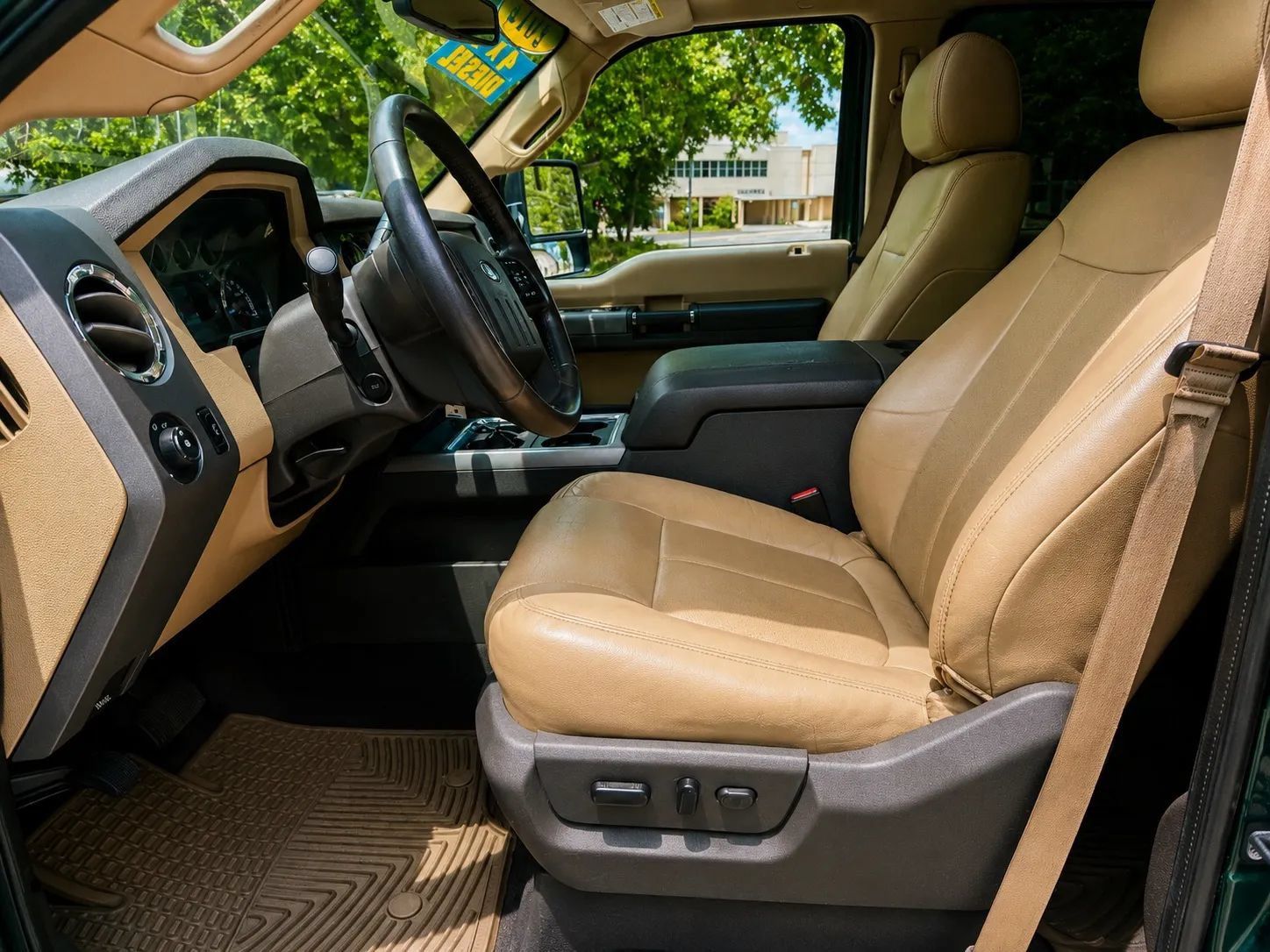 Used 2012 Ford F250 Lariat w/ Lariat Interior Pkg AWD/4WD image 9