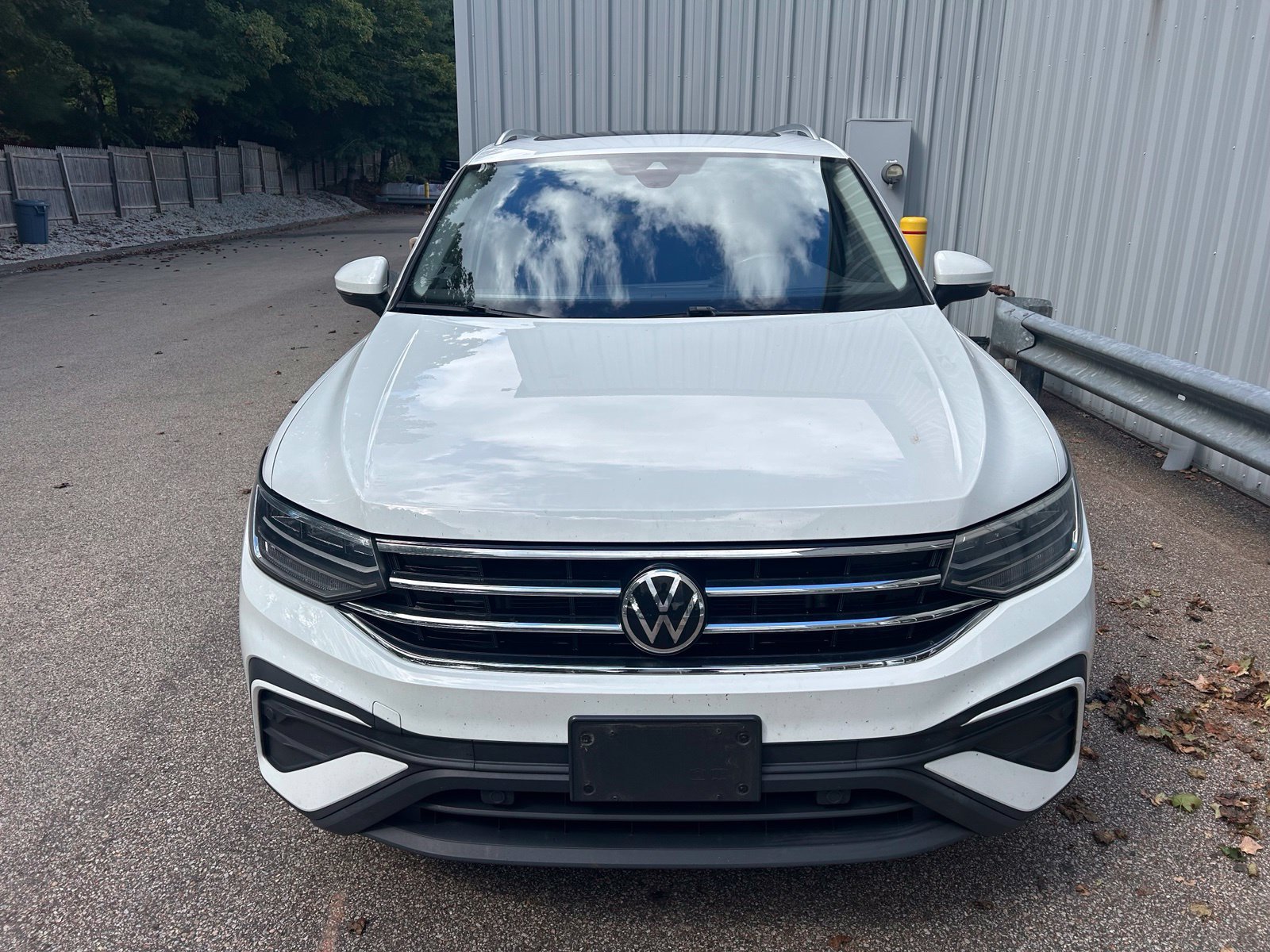 Used 2022 Volkswagen Tiguan SE AWD/4WD image 2