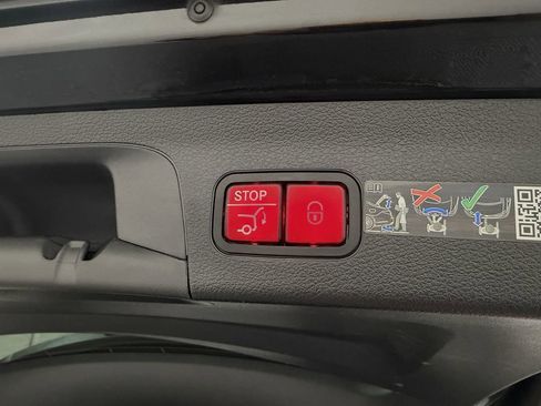 Used 2025 Mercedes-Benz GLS 450 4MATIC image 67