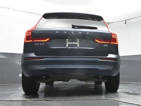 Certified 2022 Volvo XC60 B5 Momentum w/ Climate Package image 38
