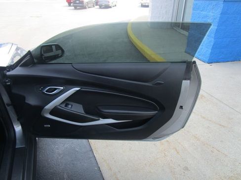 Used 2019 Chevrolet Camaro LT w/ RS Package image 17