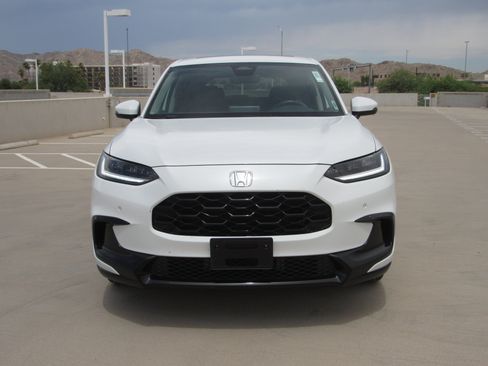 Used 2023 Honda HR-V EX-L image 3